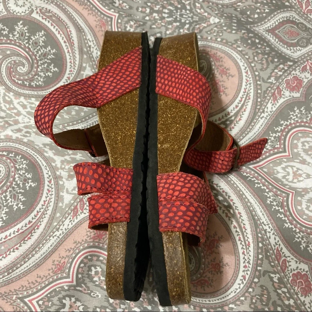 Spring Step Sandals - Picture 3 of 4